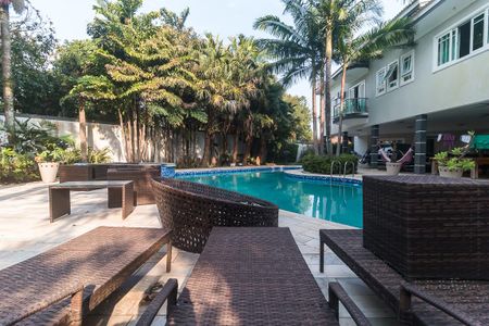 Casa para alugar com 1004m², 5 quartos e 10 vagas Casa para alugar com 1004m², 5 quartos e 10 vagasPiscina