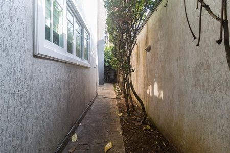 Casa para alugar com 1004m², 5 quartos e 10 vagas Casa para alugar com 1004m², 5 quartos e 10 vagasCorredor Lateral