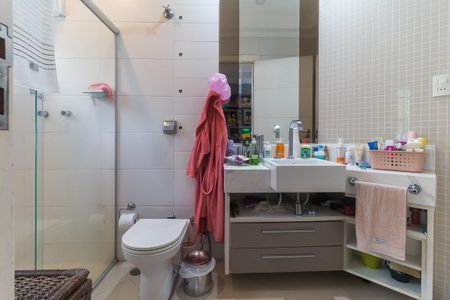 Casa para alugar com 1004m², 5 quartos e 10 vagas Casa para alugar com 1004m², 5 quartos e 10 vagasBanheiro dos Quartos 1 e 2