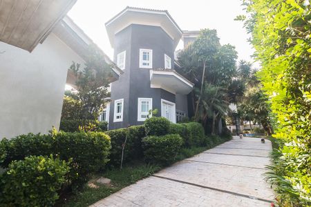 Casa para alugar com 1004m², 5 quartos e 10 vagas Casa para alugar com 1004m², 5 quartos e 10 vagasEntrada