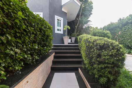 Casa para alugar com 1004m², 5 quartos e 10 vagas Casa para alugar com 1004m², 5 quartos e 10 vagasEntrada