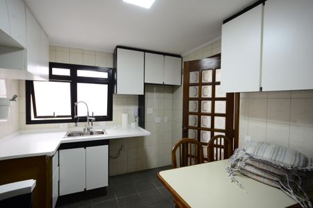 Apartamento para alugar com 110m², 3 quartos e 2 vagasCozinha