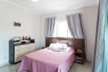 Casa à venda com 178m², 3 quartos e 2 vagasQuarto 3