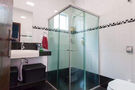 Casa à venda com 178m², 3 quartos e 2 vagasBanheiro Social