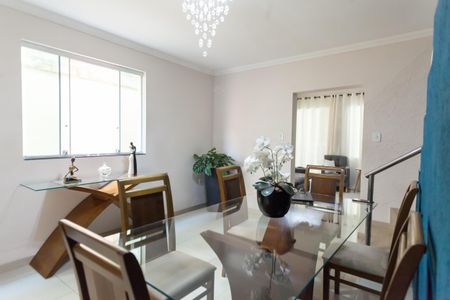 Casa à venda com 178m², 3 quartos e 2 vagasSala de Jantar