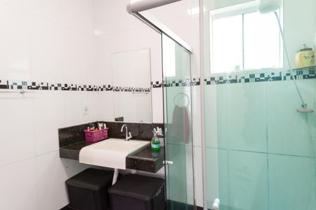 Casa à venda com 178m², 3 quartos e 2 vagasBanheiro Social