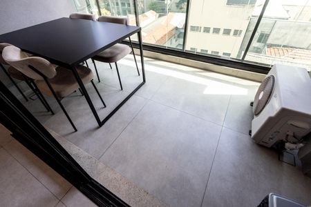 Apartamento para alugar com 45m², 1 quarto e 1 vagaVaranda