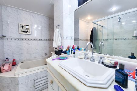 Apartamento para alugar com 270m², 4 quartos e 2 vagasBanheiro da Suíte 2