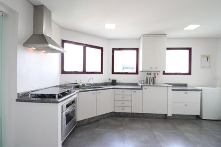 Apartamento à venda com 328m², 3 quartos e 3 vagasCozinha