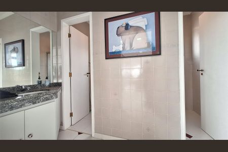 Apartamento à venda com 328m², 3 quartos e 3 vagasBanheiro da cobertura