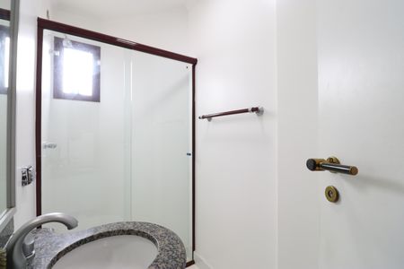 Apartamento à venda com 328m², 3 quartos e 3 vagasBanheiro da Suíte 1