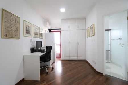 Apartamento à venda com 328m², 3 quartos e 3 vagasSuíte 1