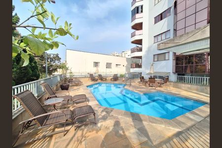 Apartamento à venda com 328m², 3 quartos e 3 vagasÁrea comum - Piscina