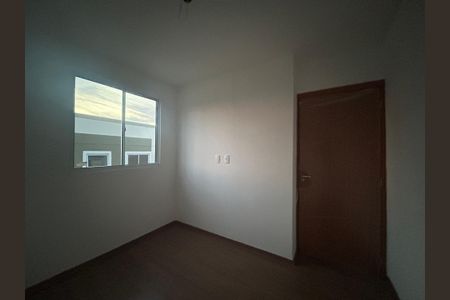 Quarto 2 de apartamento para alugar com 2 quartos, 42m² em Rondônia, Novo Hamburgo