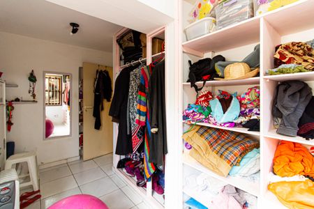 Casa à venda com 309m², 4 quartos e 3 vagasEdícula - Quarto