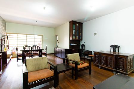 Casa à venda com 309m², 4 quartos e 3 vagasSala 