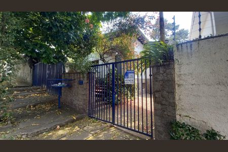 Casa à venda com 309m², 4 quartos e 3 vagasFachada + Plaquinha