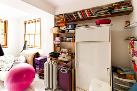 Casa à venda com 309m², 4 quartos e 3 vagasEdícula - Quarto