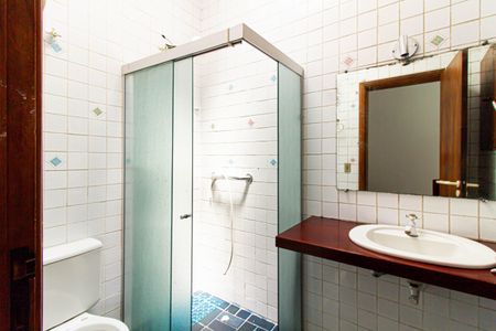 Casa à venda com 309m², 4 quartos e 3 vagasBanheiro da Suíte 2