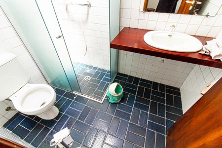 Casa à venda com 309m², 4 quartos e 3 vagasBanheiro da Suíte 2