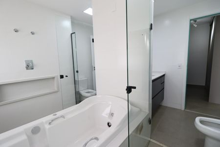 Apartamento para alugar com 295m², 4 quartos e 4 vagasBanheiro da Suíte 2