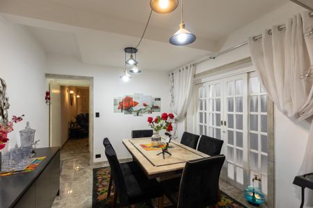 Casa à venda com 160m², 2 quartos e 2 vagasSala