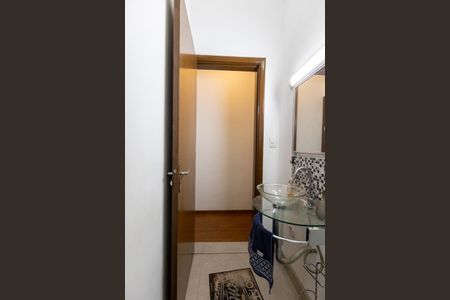 Casa à venda com 160m², 2 quartos e 2 vagasBanheiro Social