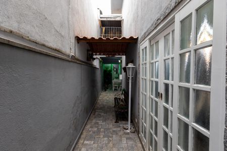 Casa à venda com 160m², 2 quartos e 2 vagasCorredor lateral