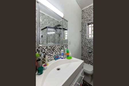 Casa à venda com 160m², 2 quartos e 2 vagasBanheiro da Suíte 1