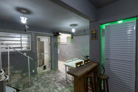 Casa à venda com 160m², 2 quartos e 2 vagasQuintal - Churrasqueira