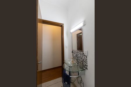 Casa à venda com 160m², 2 quartos e 2 vagasBanheiro Social