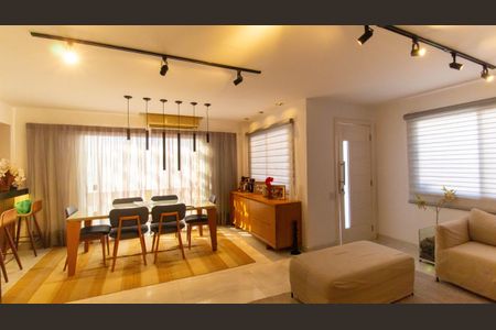 Sala de casa de condomínio à venda com 4 quartos, 200m² em Badu, Niterói