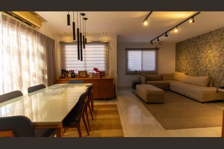 Sala de casa de condomínio à venda com 4 quartos, 200m² em Badu, Niterói