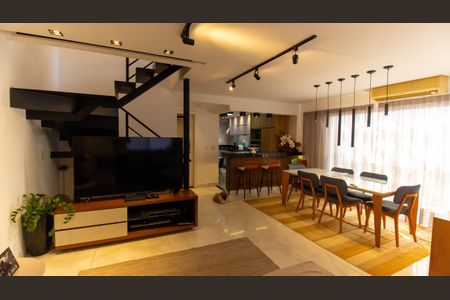 Sala de casa de condomínio à venda com 4 quartos, 200m² em Badu, Niterói