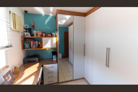 Casa de condomínio à venda com 200m², 4 quartos e 3 vagas Casa de condomínio à venda com 200m², 4 quartos e 3 vagasQuarto 2