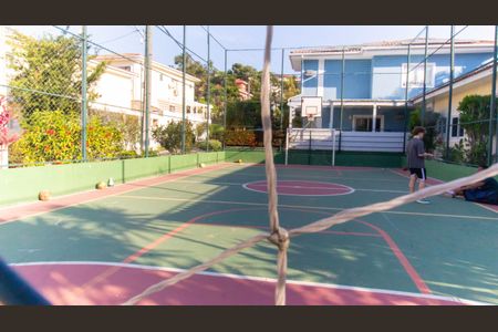 Casa de condomínio à venda com 200m², 4 quartos e 3 vagas Casa de condomínio à venda com 200m², 4 quartos e 3 vagasÁrea comum