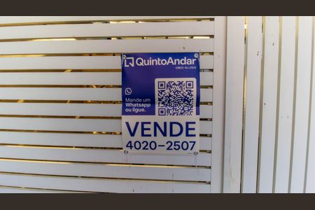 Casa de condomínio à venda com 200m², 4 quartos e 3 vagas Casa de condomínio à venda com 200m², 4 quartos e 3 vagasPlaca