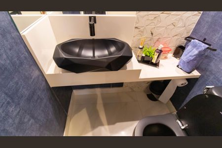 Casa de condomínio à venda com 200m², 4 quartos e 3 vagas Casa de condomínio à venda com 200m², 4 quartos e 3 vagasBanheiro