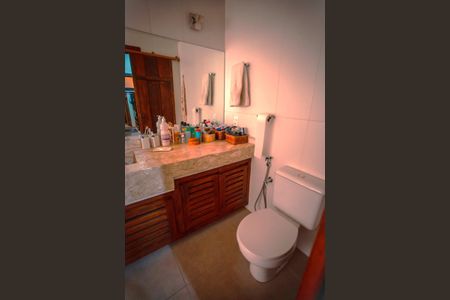 Casa à venda com 500m², 5 quartos e 6 vagasBanheiro da Suíte 3