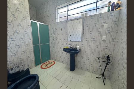 Casa à venda com 209m², 3 quartos e 2 vagas Casa à venda com 209m², 3 quartos e 2 vagasBanheiro Social