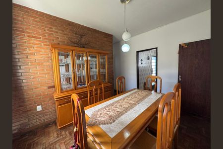 Casa à venda com 209m², 3 quartos e 2 vagas Casa à venda com 209m², 3 quartos e 2 vagasCopa