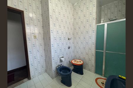 Casa à venda com 209m², 3 quartos e 2 vagas Casa à venda com 209m², 3 quartos e 2 vagasBanheiro Social