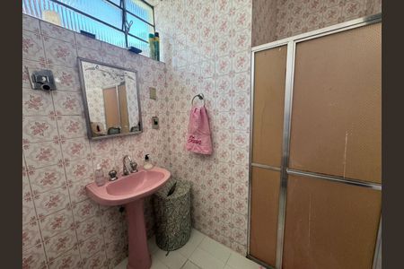 Casa à venda com 209m², 3 quartos e 2 vagas Casa à venda com 209m², 3 quartos e 2 vagasBanheiro da Suíte