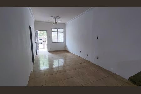Sala de casa de condomínio para alugar com 2 quartos, 100m² em Taquara, Rio de Janeiro