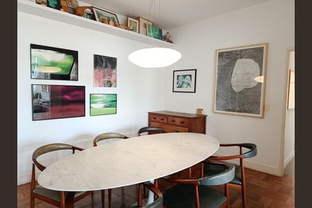 Apartamento para alugar com 200m², 3 quartos e 1 vaga Apartamento para alugar com 200m², 3 quartos e 1 vagaSala de jantar