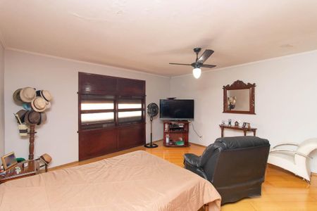 Casa à venda com 213m², 3 quartos e 5 vagasQuarto Suíte