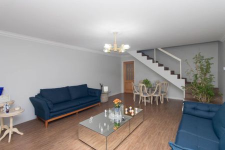 Casa à venda com 213m², 3 quartos e 5 vagasSala