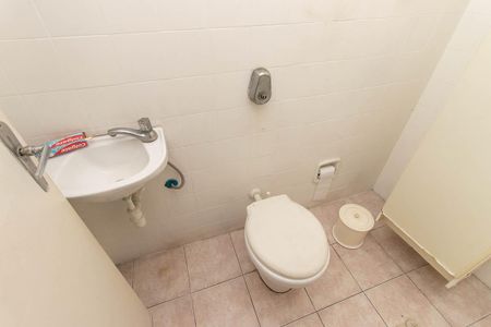 Casa à venda com 213m², 3 quartos e 5 vagasBanheiro de serviço