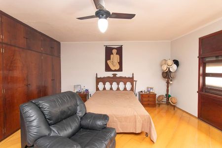 Casa à venda com 213m², 3 quartos e 5 vagasQuarto Suíte