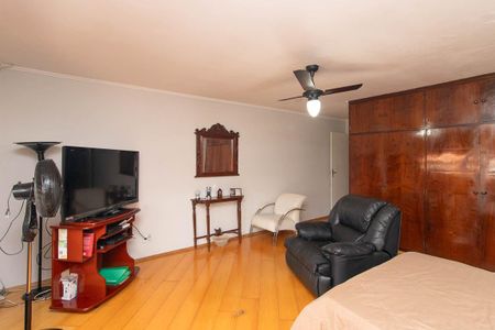 Casa à venda com 213m², 3 quartos e 5 vagasQuarto Suíte